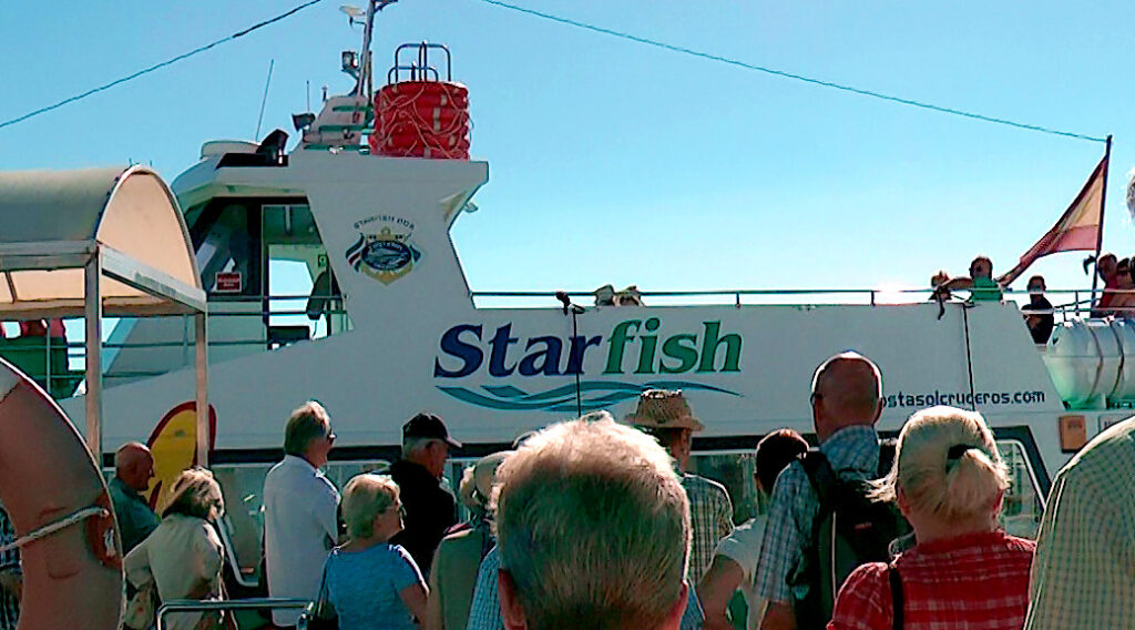 Fähre Starfish im Hafen von Fuengirola